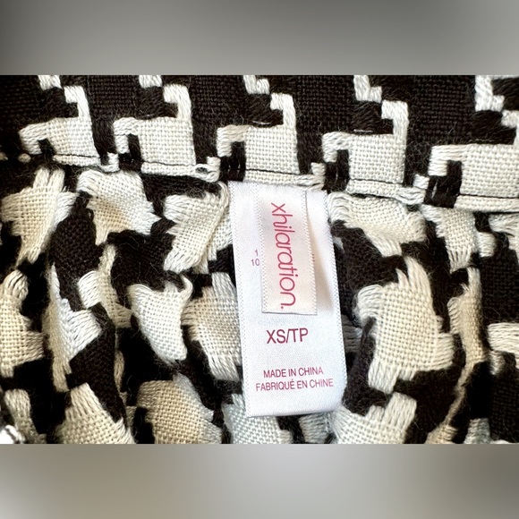 HOUNDSTOOTH MINI SKIRT - Picture 4 of 4